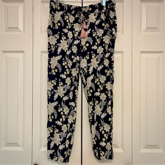 Boden Crinkle Tapered Trousers - Picture 6 of 7